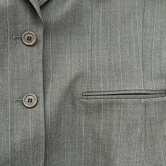 Tahari blue gray pinstriped business jacket size 8 - Picture 5 of 11